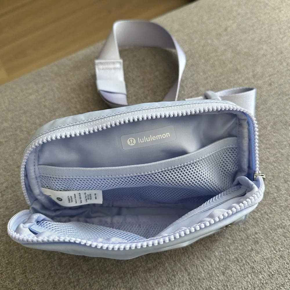 Lululemon Everywhere Belt Bag 1L